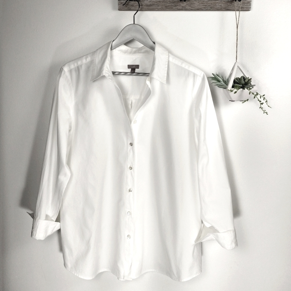 J. Jill crisp white button up collared shirt